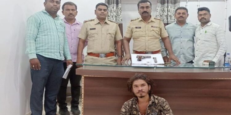 बोदवड येथे गावठी कट्टा घेऊन फिरणाऱ्याच्या आवळल्या मुसक्या