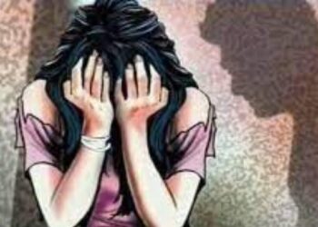 माझ्यासोबत शरीरसंबंध ठेवले नाही तर.. घरात घुसून विवाहितेचा विनयभंग