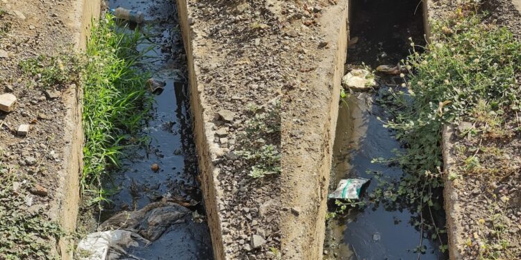 विवेकानंद नगरातील गटारी तुंबल्याने नागरिकांच्या आरोग्याला धोका ; मनपा आरोग्य विभागाचे दुर्लक्ष