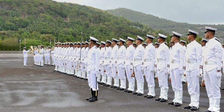 नौदलात अग्निवीर बनण्याची मोठी संधी ! तब्बल 1365 रिक्त पदांच्या भरती