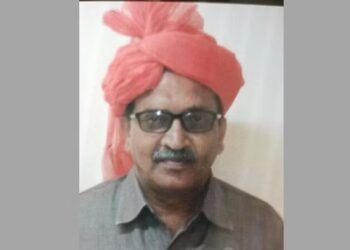 अति दुर्दैवी! मुलाच्या लग्नाची पत्रिका वाटत असताना पित्याचा हृदयविकाराने मृत्यू