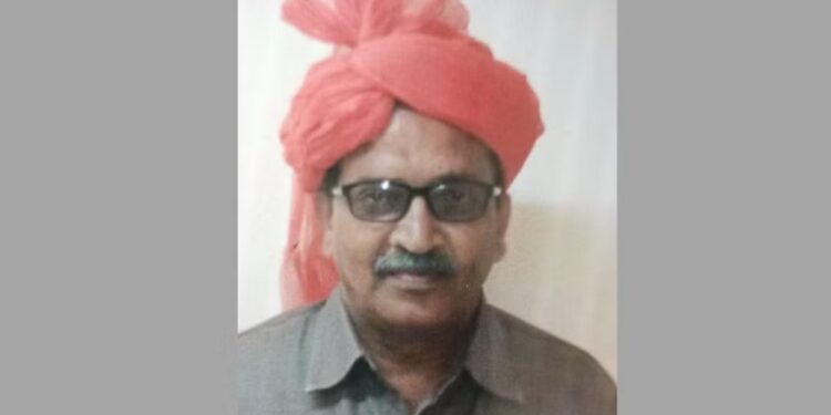 अति दुर्दैवी! मुलाच्या लग्नाची पत्रिका वाटत असताना पित्याचा हृदयविकाराने मृत्यू