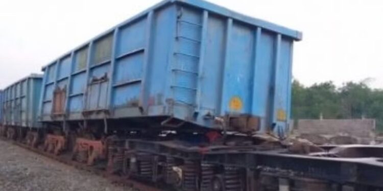 VIDEO | बालासोर नंतर रेल्वेचा आणखी एक भीषण अपघात