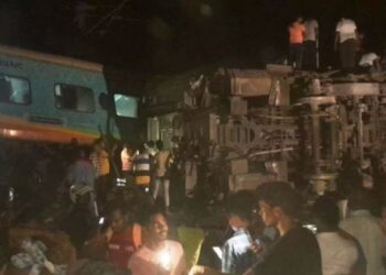 ओडिशामध्ये रेल्वेचा मोठा अपघात ; अनेकांचा मृत्यू, शेकडो जखमी