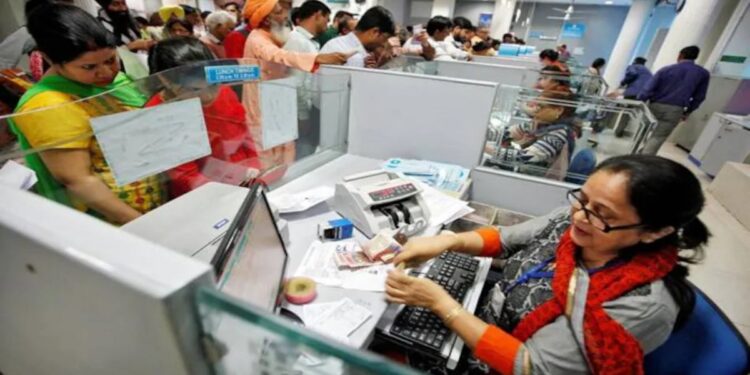 HDFC बँकेच्या करोडो ग्राहकांसाठी मोठी बातमी, वाचा काय आहे