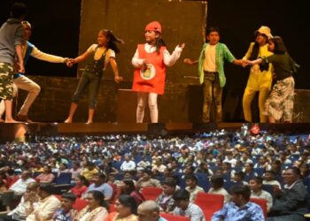 बालनाट्य महोत्सव उदंड प्रतिसादात पडला पार