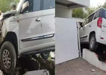 भरधाव कारवरील नियंत्रण सुटले अन्..  जळगावतील थरार घटना