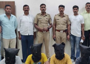 आधी मारहाण केली, नंतर विष पाजून केलं ठार, तरुणाच्या खूनप्रकरणी चौघांना अटक