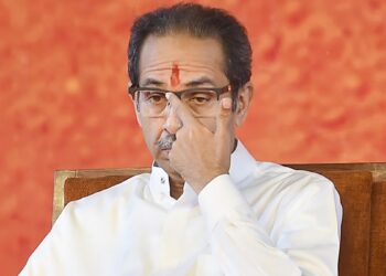 उद्धव ठाकरेंना ४८ तासांत दुसरा धक्का, हे दिग्गज नेते शिंदे गटात दाखल