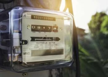 वाढलेल्या वीज बिलामुळे हैराण झाला आहात? नो टेन्शन.. मग या 3 गोष्टी बदलून ते निम्म्यावर आणा