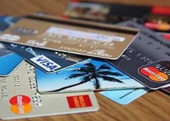 डेबिट-क्रेडिट कार्डचे नियम बदलणार ; RBIने हा निर्णय का घेतला?