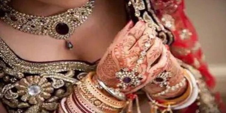 फेसवणूक ओळख, नंतर लग्न ; मात्र तरुणी महिला नसून निघाली तृतीयपंथी, जळगावातील प्रकार