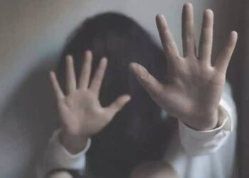 जळगावातील नात्याला काळिमा फासणारी घटना ! आईबरोबर मुलाने केले लज्जास्पद कृत्य