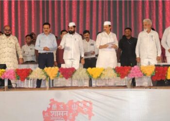 धुळे-इंदूर रेल्वे मार्ग लवकर पूर्ण करणार; मुख्यमंत्री एकनाथ शिंदे