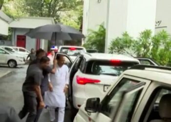 राष्ट्रवादीत नवा ट्वीस्ट! अजित पवारांसह सर्व बंडखोर आमदार आज पुन्हा शरद पवारांच्या भेटीला