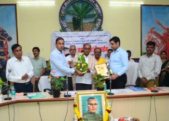 शेतकऱ्यांनी नव तंत्रज्ञानाची कास धरावी -जिल्हाधिकारी अमन मित्तल