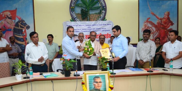 शेतकऱ्यांनी नव तंत्रज्ञानाची कास धरावी -जिल्हाधिकारी अमन मित्तल