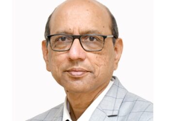 आकाशवाणी केंद्रावर’उत्तुंग भरारी’ कार्यक्रमांतर्गत कुलगुरू प्रा. व्ही एल माहेश्वरी यांची मुलाखत