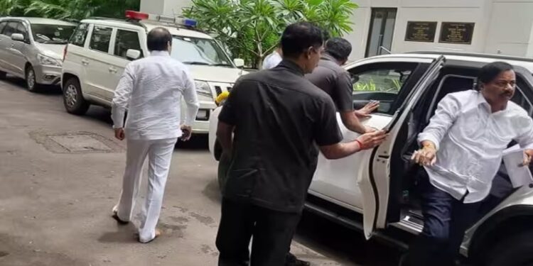 मोठी बातमी! राष्ट्रवादीतील सर्वच बंडखोर नेते शरद पवारांच्या भेटीला, राजकीय वर्तुळामध्ये चर्चांना उधाण