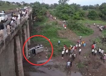 अन् कार थेट नदीच्या पात्रात कोसळली : छत्रपती संभाजीनगर-जळगाव मार्गावरील घटना