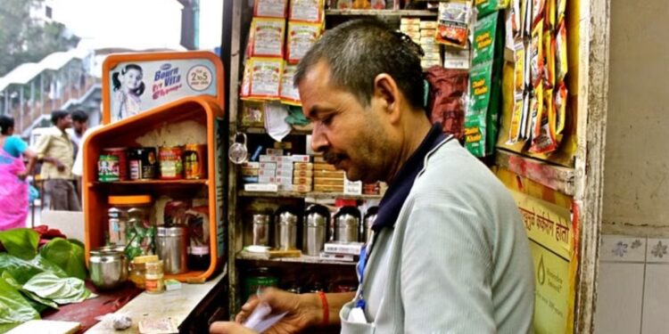 राज्यातील पूरग्रस्त दुकानदारांसाठी खुशखबर! मिळणार ‘इतक्या’ हजार रुपयाची मदत