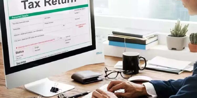 आयकर करदात्यांना इशारा ; ‘हे’ काम न केल्यास आयटीआर अवैध ठरेल