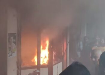 जळगाव शहरातील नवीन बी.जे. मार्केट भीषण आग