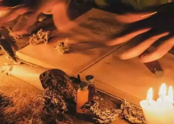 अरे बापरे!! मुलाचं भलं व्हावं म्हणून आईचे पोटच्या मुलीसोबत भयंकर कृत्य