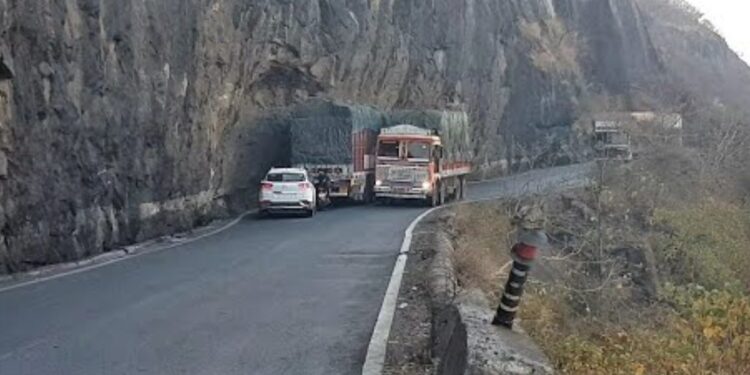 कन्नड घाटामधून अवजड वाहनांवर बंदी, आता हे आहेत पर्यायी मार्ग