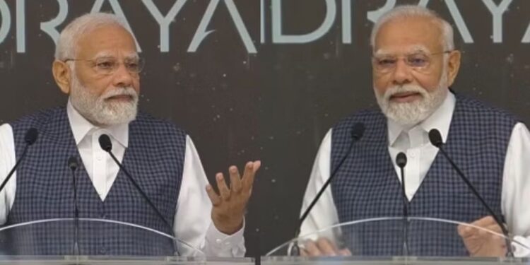 ISRO सेंटरमधून पंतप्रधान मोदींच्या ३ मोठ्या घोषणा