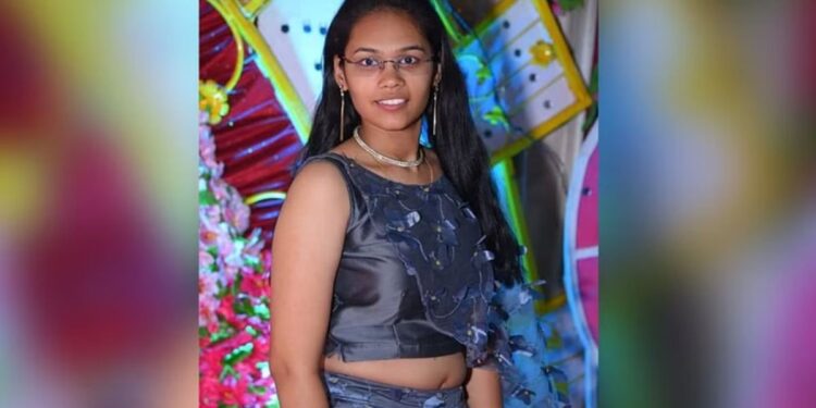 पोटच्या मुलीचा प्रियकराच्या मदतीने वडिलांचे पाय तोडण्याचा कट ; पण.. बातमी वाचून बसेल धक्का