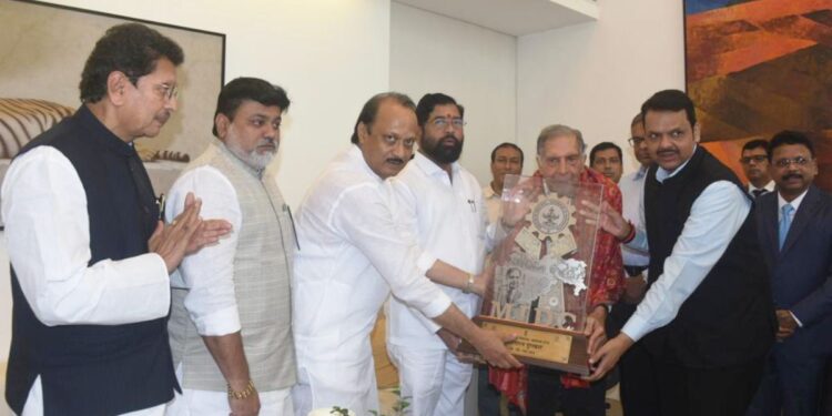 रतन टाटा यांना ‘उद्योगरत्न पुरस्कार’ प्रदान ; पुरस्कारासह मिळाला इतक्या लाखाचा धनादेश