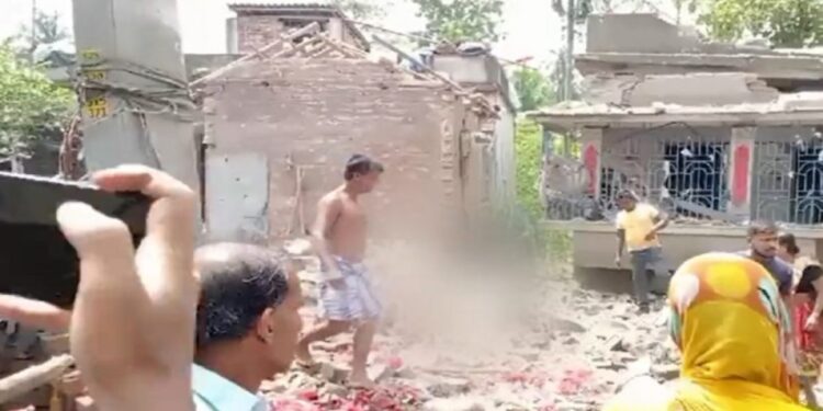 VIDEO : फटाक्यांच्या कारखान्यात झालेल्या स्फोटात पाच जणांचा मृत्यू