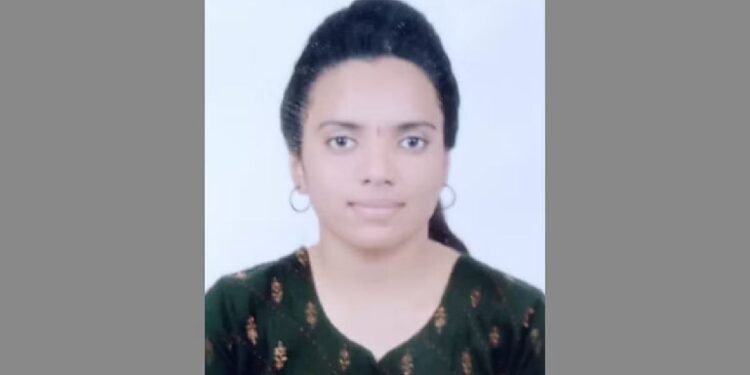 उच्चशिक्षित तरुणीने घेतली तापी नदीवरील पुलावरून उडी