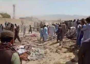 दुहेरी स्फोटांनी पाकिस्तान हादरला, 52 जण ठार, शेकडो जखमी