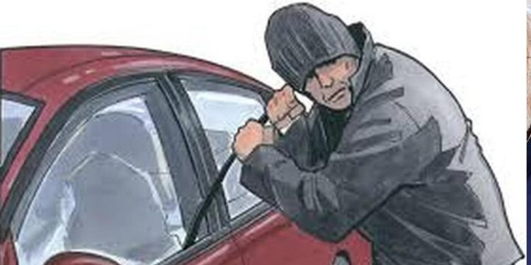 चोरट्यांचा धुमाकूळ । जळगावातील शिक्षकाची महागडी कार लांबविली