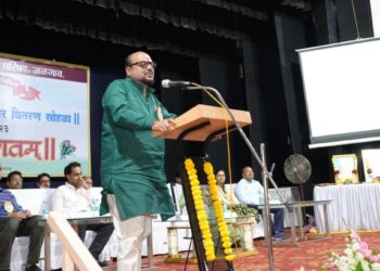 शिक्षकांनी समाज शिक्षक व्हावे- जिल्हा शिक्षक पुरस्कार वितरण प्रसंगी पालकमंत्री पाटीलांचे प्रतिपादन