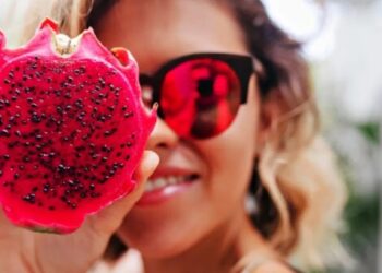 ड्रॅगन फ्रूट फक्त आरोग्यासाठीच नाही तर त्वचेसाठीही खूप फायदेशीर ; असा करा वापर