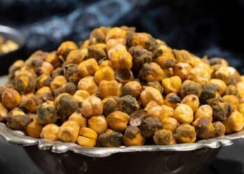 महिनाभर दररोज 100 ग्रॅम फुटाणे खा, तुमच्या शरीराला मिळतील 5 आश्चर्यकारक फायदे