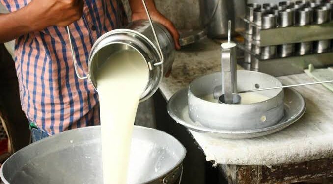 दूध भेसळीविरोधात जळगाव जिल्ह्यात धडक मोहीम