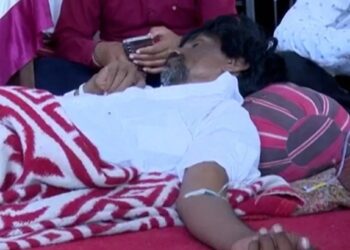 मनोज जरांगे यांची प्रकृती खालावली