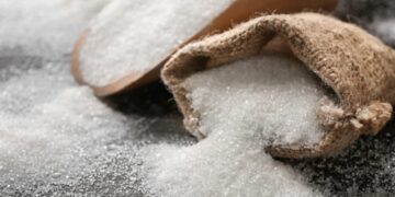 दीड महिन्यांत साखरेच्या दरात चार रुपयांची वाढ ; आता एक किलोचा दर किती?
