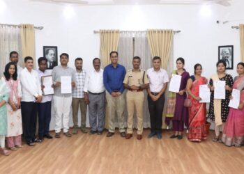 अनुकंपाधारक ९ पोलीस पाल्यांना शासकीय नोकरीचे नियुक्तीपत्र; चेहऱ्यावर फुलले हास्य !