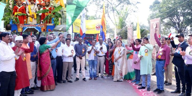 विद्यापीठस्तरीय युवारंग युवक महोत्सवास शोभा यात्रेने प्रारंभ