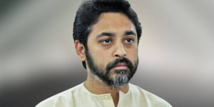 मोठी बातमी ! केंद्रीय मंत्री नारायण राणेंच्या सुपुत्राचा राजकारणाला ‘जय महाराष्ट्र’