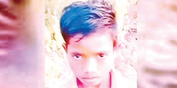 अरे बापरे!! आश्रम शाळेतील पाचवीच्या विद्यार्थ्याची गळफास घेऊन आत्महत्या