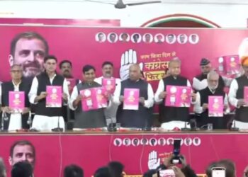 शेतकऱ्यांना 2 लाखाचे व्याजमुक्त कर्ज, 4 लाख सरकारी नोकऱ्या ; राजस्थानमध्ये काँग्रेसचा जाहीरनामा प्रसिद्द