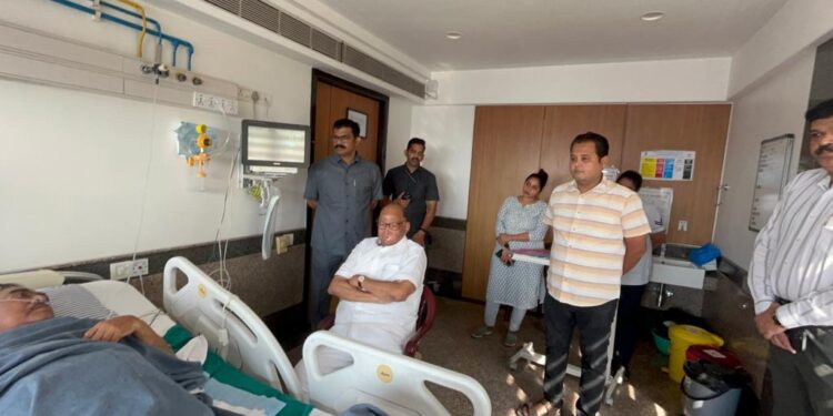 एकनाथ खडसेंच्या भेटीसाठी शरद पवार बॉम्बे हॉस्पिटलमध्ये