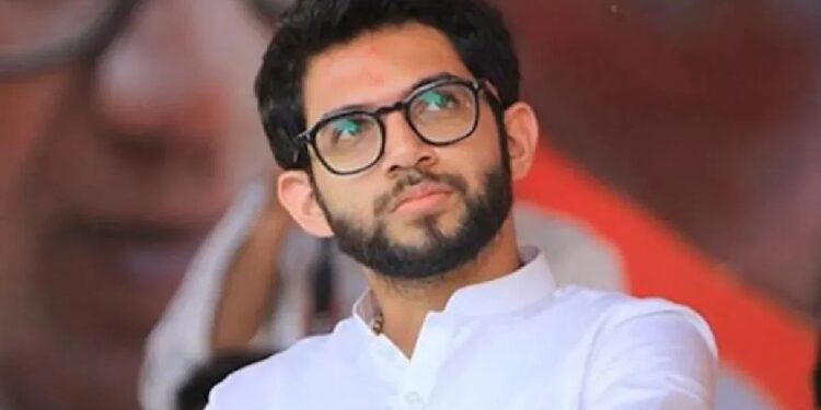 मोठी बातमी! आदित्य ठाकरे यांच्यावर गुन्हा दाखल, कारण जाणून घ्या