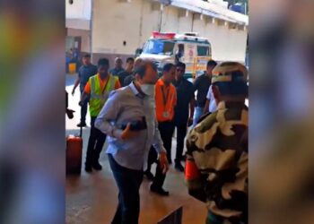 राज्याच्या राजकारणात मोठी घडामोड ; शरद पवारांच्या भेटीनंतर अजित पवार दिल्लीला रवाना